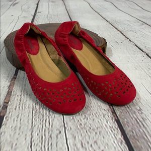New EARTH Breeze Red Suede Comfort Ballet Flats Size 8 NIB